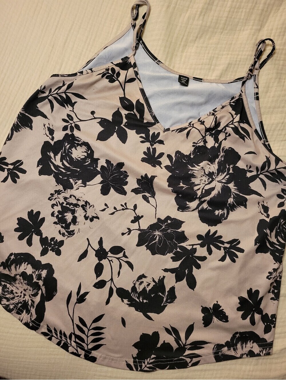 BUNDLE of Floral Tops size 2X - Picture 2 of 4